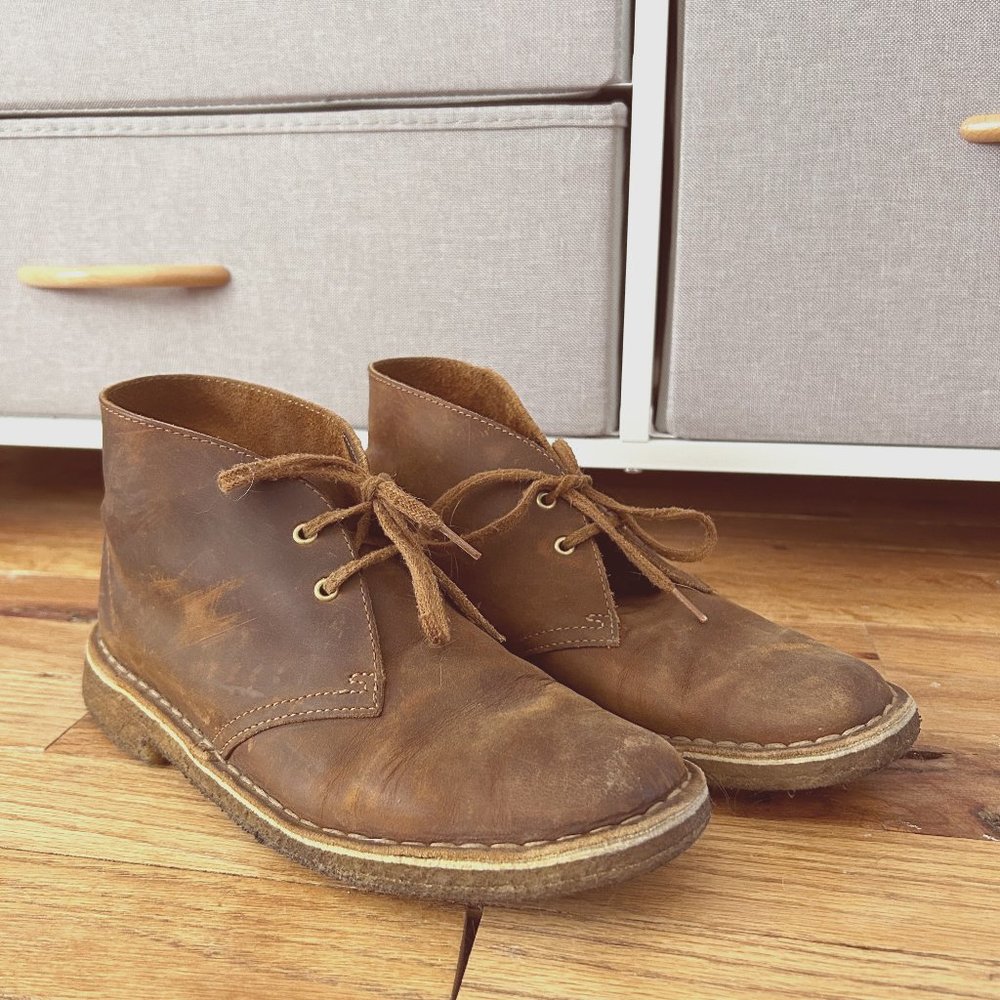 W's Clarks Desert Boots- Beeswax